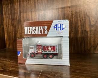 Hartoy AHL Die Cast - Hershey's Sweets & Treats Milk Chocolate Truck Toy
