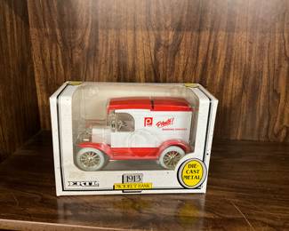 ERTL Die-Cast Metal Bank - 1913 Model T 