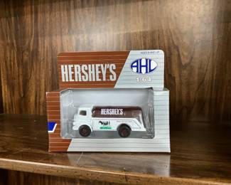 Hartoy AHL Die Cast - Hershey's GMC T70 Delivery Tank Truck Toy