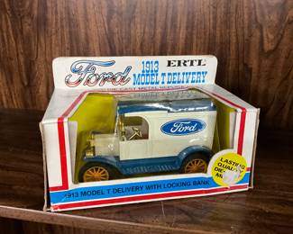 ERTL Die-Cast Metal Bank - 1913 Ford Model T Delivery Truck