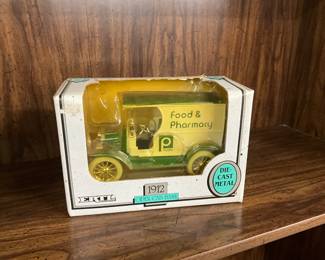 ERTL Die-Cast Metal Bank - 1912 Open Cab Publix Truck