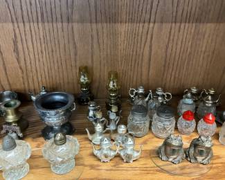 Metal, Glass & Plastic Salt & Pepper Shakers