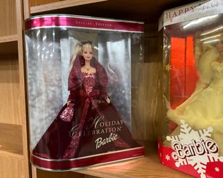 2002 Holiday Celebration Barbie - Nostalgic Barbie