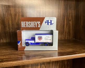 Hartoy AHL Die Cast - Hershey's Truck Toy