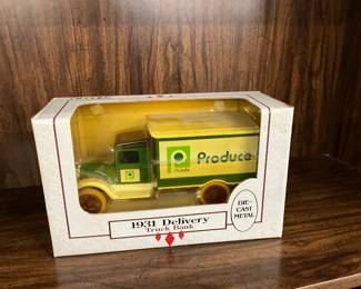 ERTL Die-Cast Metal Bank - 1931 Publix Produce Delivery Truck