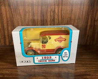 ERTL Die-Cast Metal Bank - 1923 Bakery Truck