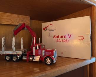 Danbury Mint Saturn V Die-cast Model