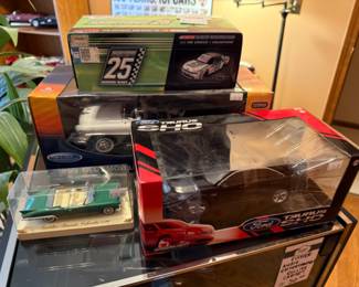 Greenlight Ford Taurus SHO 1:24 Model Car NIB, Lionel Ford Mustang Trevor Bayne