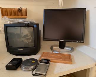 Sony Walkman CD Player Model D-F20, Sony Walkman Cassette Player, Dell Computer Monitor
Panasonic TV
