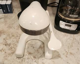 VINTAGE JUICER