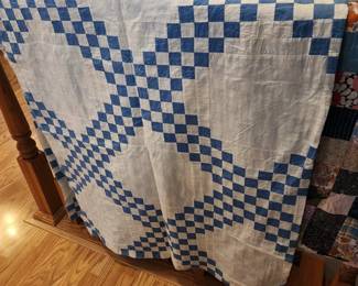 QUILT TOPPER