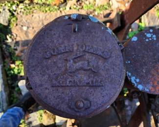 HORSE DRAWN CORN PLANTER JOHN DEERE, THE DEERE EMBLEM ONLY HAS 3 LEGS VERY RARE