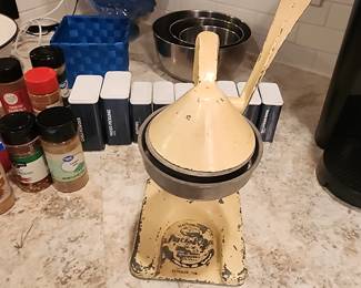 VINTAGE JUICER