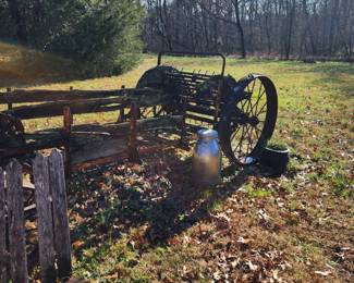 MANURE WAGON SEEDER/ SPREADER