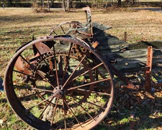 MANURE WAGON SEEDER/ SPREADER