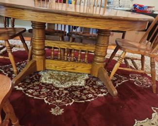Oak Dining Room Table, 3 Leaves and 6 Windsor Chairs 