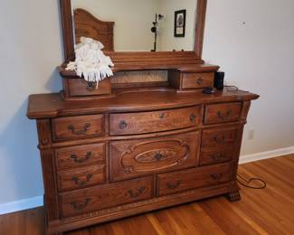 Vineyard Queen Bedroom Set