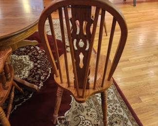 Oak Dining Room Table, 3 Leaves and 6 Windsor Chairs 