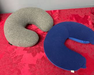 Neck pillows