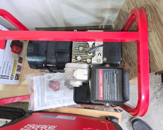 Like NEW Generac SV-2400 Portable AC Generator