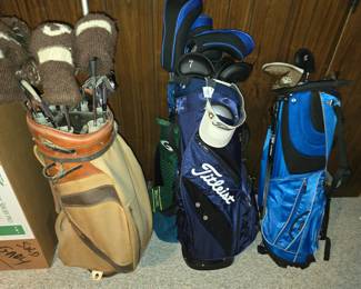 Golf clubs including Titleist 913 H set