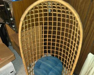 Vintage hanging Ratton Chair
Egg chair