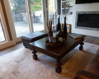 Leather sofa & loveseat, coffee & side tables, bric-a-brac