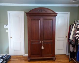 Ethan Allen 4 poster master bedroom set armoire