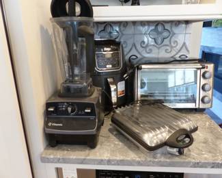 Vitamix Blender, kitchenware