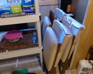 Folding bar stools
