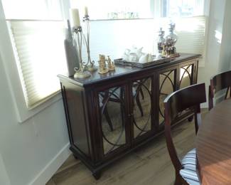 Ethan Allen dining table with 2 leaves & 6 chairs, mirrored doors buffet cabinet