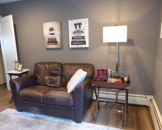 Leather sofa & loveseat, coffee & side tables, bric-a-brac