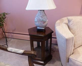 Small curio end table, lamp