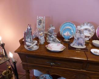 Vintage "Drexel Heritage" flip top serving cart on wheels Lladro figurines