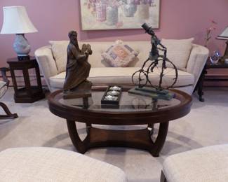 Oval coffee table, bric-a-brac