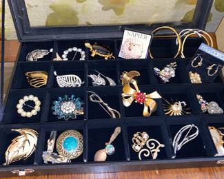 Assorted costume jewelry