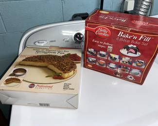 New -in box -bakeware 