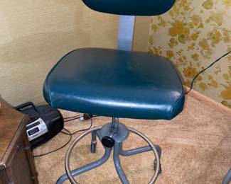 Industrial drafting chair