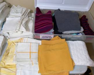 Assorted linens 