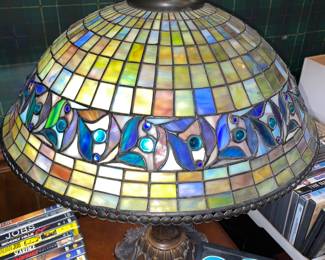 Acrylic shade Tiffany style lamp