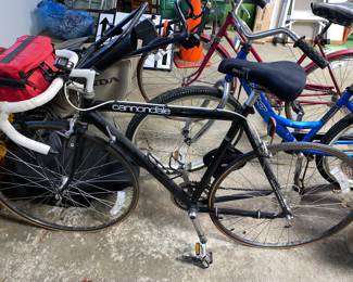 Cannondale 10 speed black bike