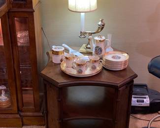 Open shelf  end table