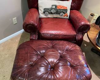 Leather armchairs and ottoman- super comfy!