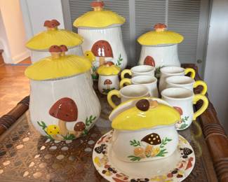 Vintage Arnels Mushroom Set