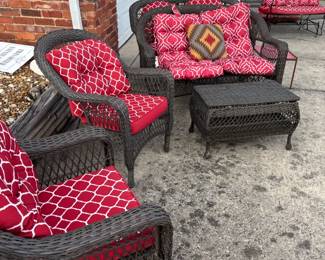 Very nice patio furniture set