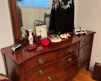 Beautiful Dixie brand bedroom set.