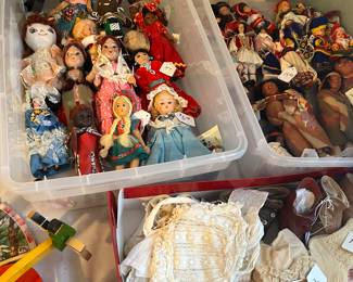 Dolls from many countries 