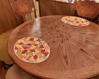 Presale Item! 4 Chair 1 Leaf Dinette Set