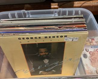 nice vinyl collection with R&B, Jazz, 1950's crooners, Motown, LP's, albums, records, 33, 45...Stevie Wonder, Herbie Hancock, Ella Fitzgerald, Dionne Warwick, Nina Simone