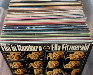 nice vinyl collection with R&B, Jazz, 1950's crooners, Motown, LP's, albums, records, 33, 45...Stevie Wonder, Herbie Hancock, Ella Fitzgerald, Dionne Warwick